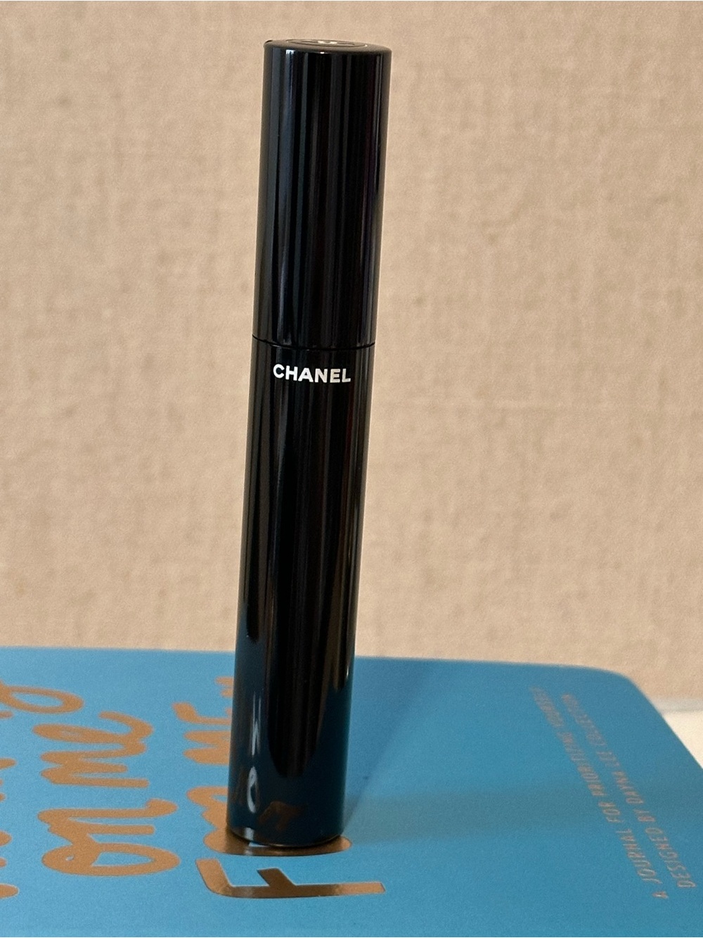 CHANEL Le Volume de Chanel Mascara Shade 80- Ecorces